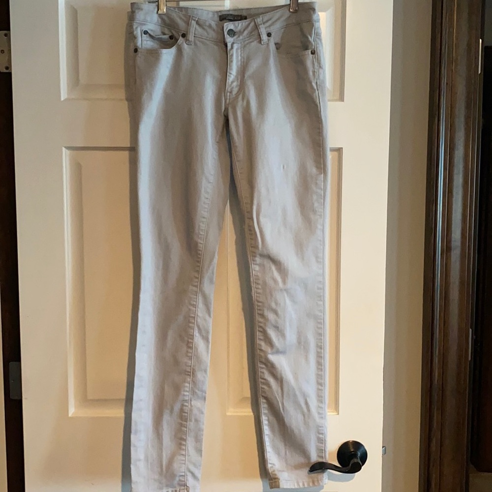 Prana Kayla Jeans size 8/29 super stretch, soft ice blue pant